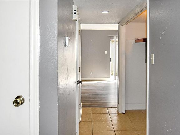3rd image of 5236 Quincy St APT 3