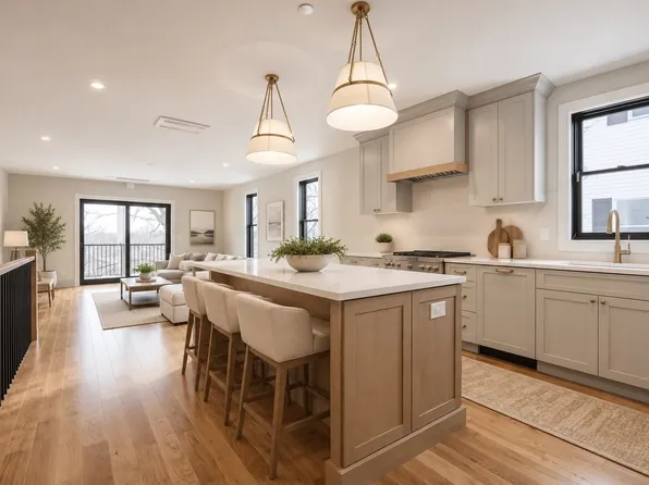 68 Rowe St #U1, Roslindale, MA 02131
