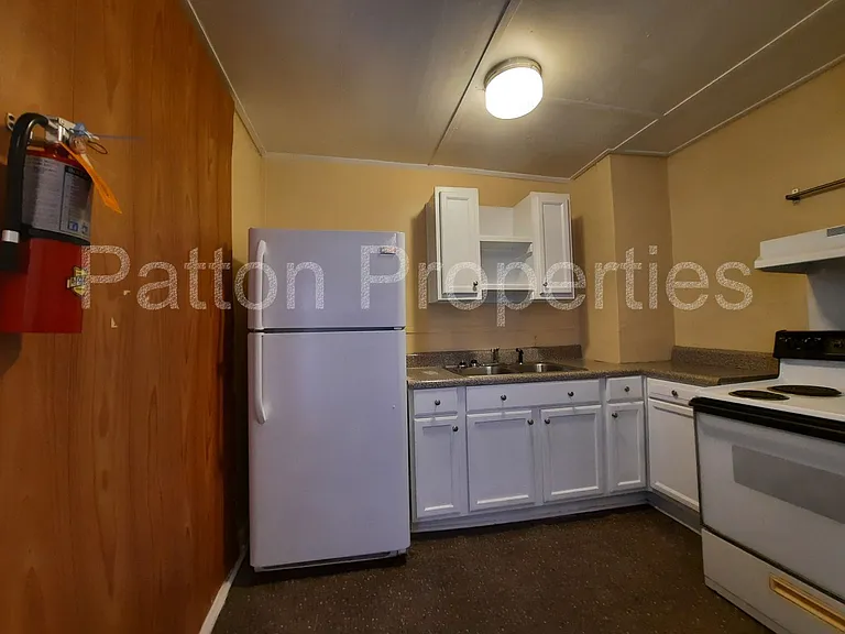 3202 Colin Kelly Dr — Photo 4
