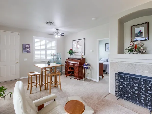 11454 Via Rancho San Diego #202-EL, El Cajon, CA 92019