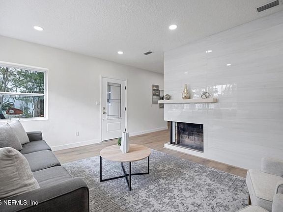 3rd image of 6155 TEMPLE Road