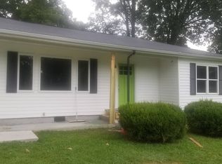 635 Hickory Ln, Rossville, GA 30741