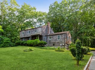 290 Little Plains Rd, Huntington, NY 11743