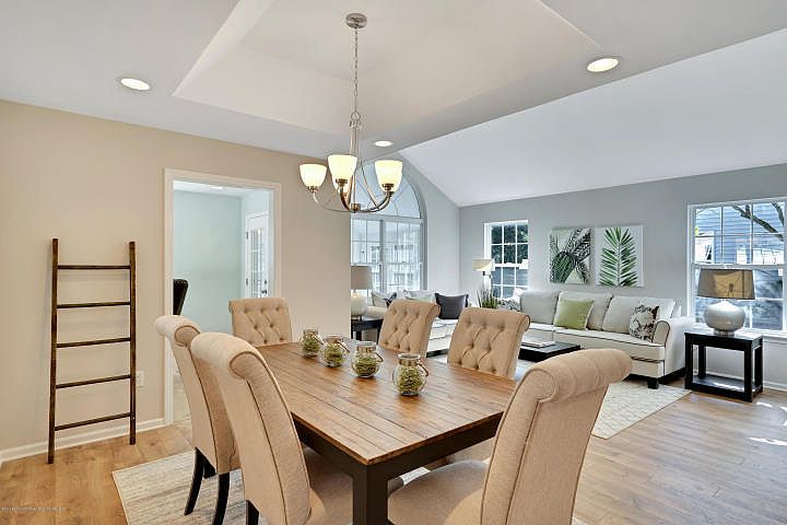 1st image of 2821 Lenox St