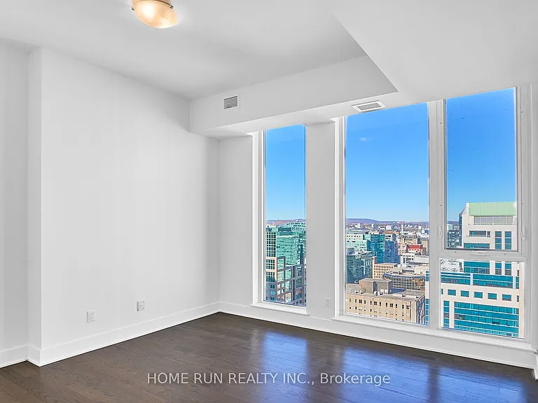 40 Nepean St #2703 — Photo 17