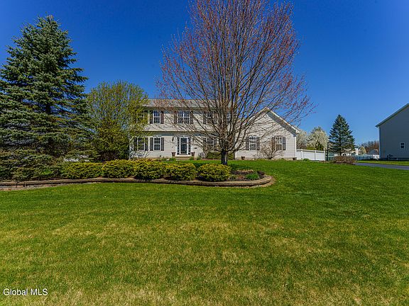 2nd image of 68 Blue Jay Way