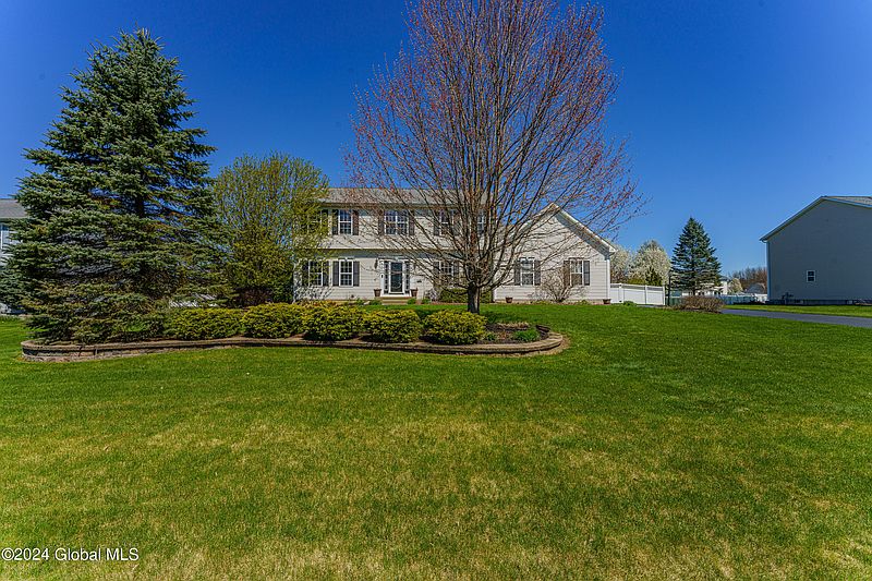 2nd image of 68 Blue Jay Way