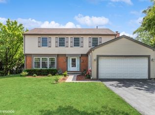 3 Strathmore Ct, Buffalo Grove, IL 60089