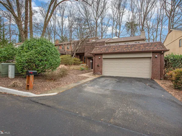 3613 Devilwood Ct, Fairfax, VA 22030