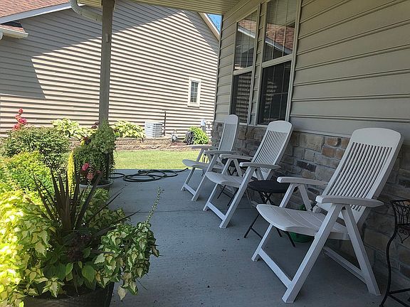 front porch faces west