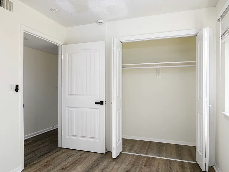 2200 Sunderland Rd #14A — Photo 4