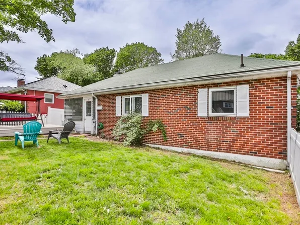 35 Linden Ter, Lynn, MA 01902