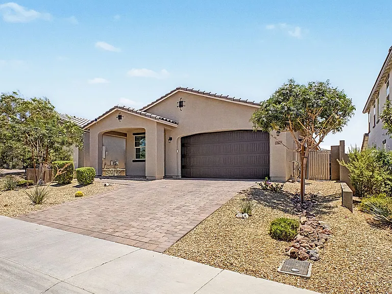 17239 W Desert Sage Dr — Photo 3