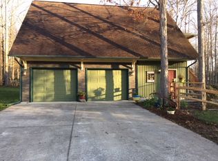 1063 Long Branch Dr, Jamestown, TN 38556