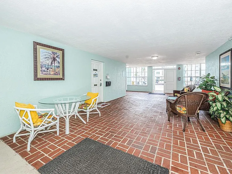 1706 Belleair Forest Dr #322 — Photo 36