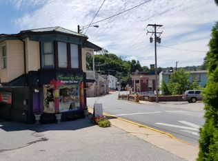 17 Main St, Glen Rock, PA