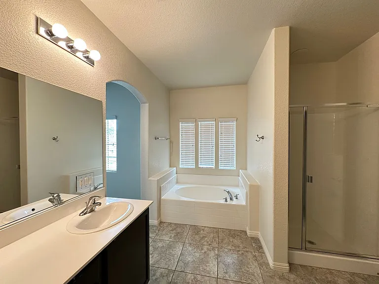 8471 Spirit Vale Ave — Photo 12
