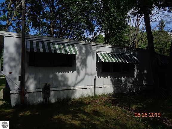 2nd image of 193 Arbutus Ave
