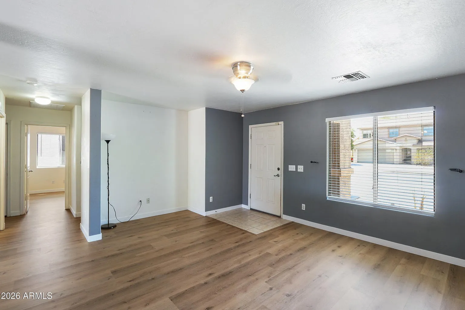 2 bed, 981 sqft, $1,550 — Photo 2