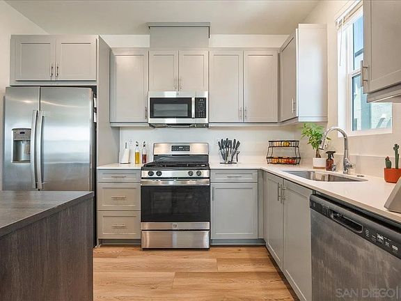 5th image of 5464 Shorefront Dr Unit 143