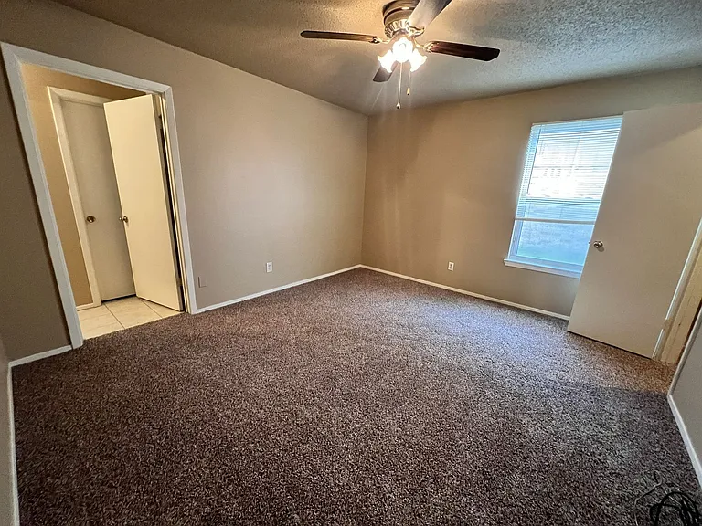 2110 Lago Trl — Photo 15