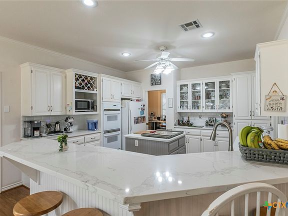 5th image of 1048 Crescent Dr
