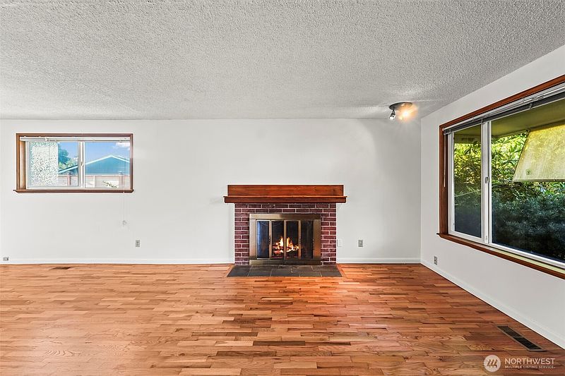 5th image of 1309 Lenore Drive