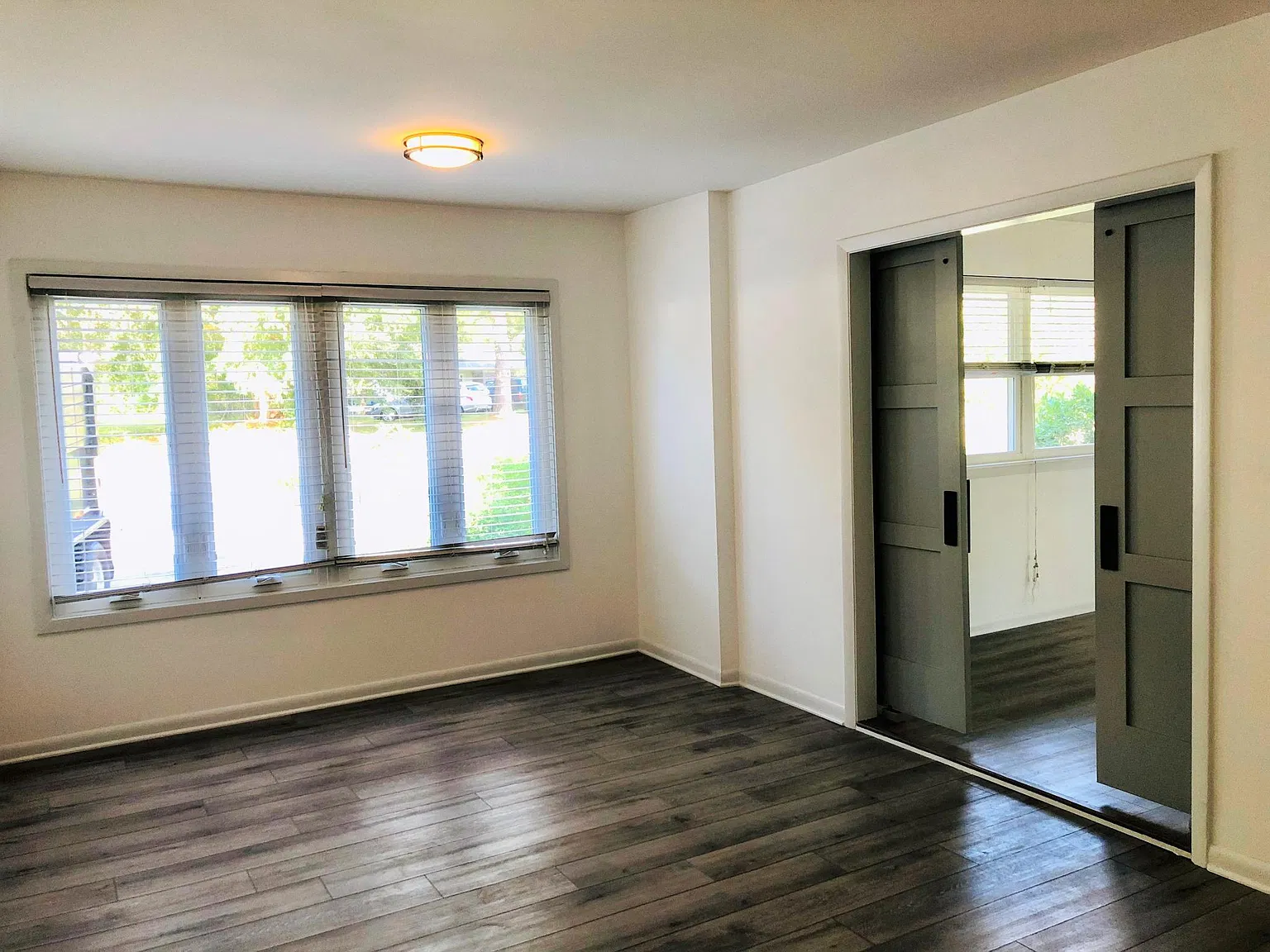 3 bed, 1.5 bath, 1407 sqft, $2,900 — Photo 4