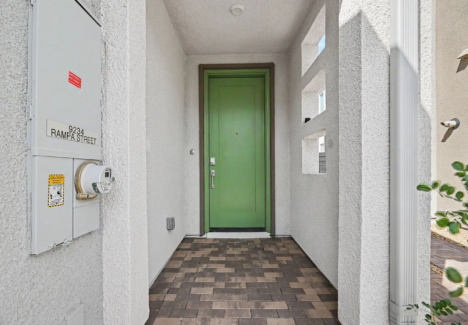 3 bed, 2.5 bath, 1677 sqft, $2,450 — Photo 3