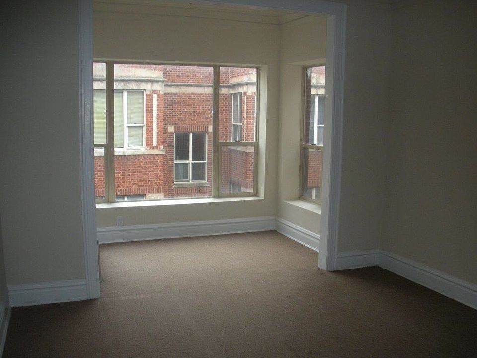 1st image of 5168 S King Dr APT 3