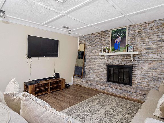 5th image of 2301 Pinkerton Dr
