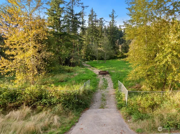 24000 SE Black Nugget Road, Issaquah, WA 98029
