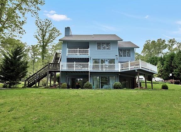 On 90 acre Lake Randolph