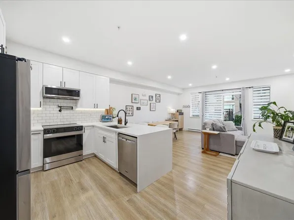 2346 McAllister Ave #111, Pt Coquitlam, BC V3C 2B1