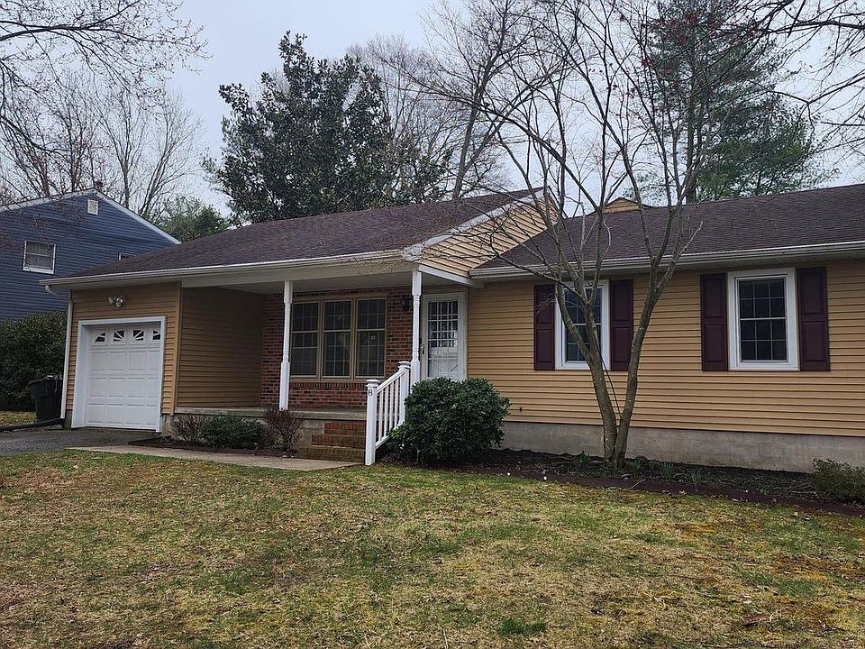 1st image of 8 Ironwood Cir