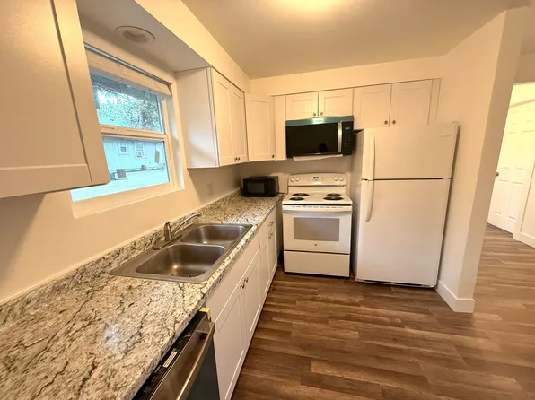 905 SW Pelton Pl, Bend, OR 97702