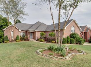 1030 Kellyn Ln, Hendersonville, TN 37075