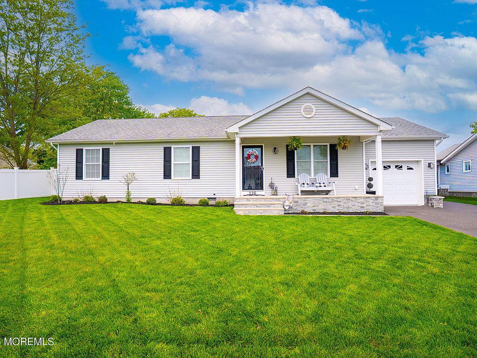 1st image of 226 Pennant Avenue