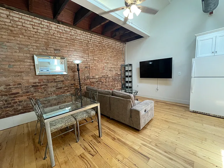 103 Court Sq #3 — Photo 19