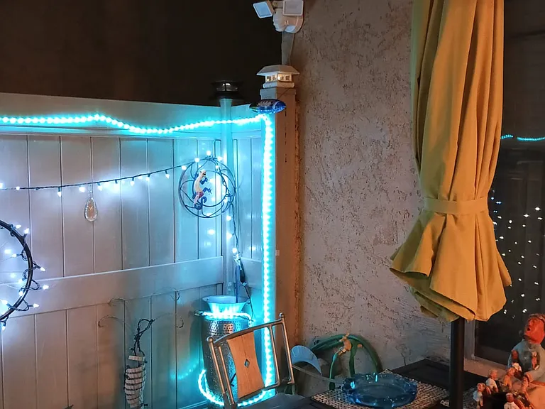 Patio Private
at
Night