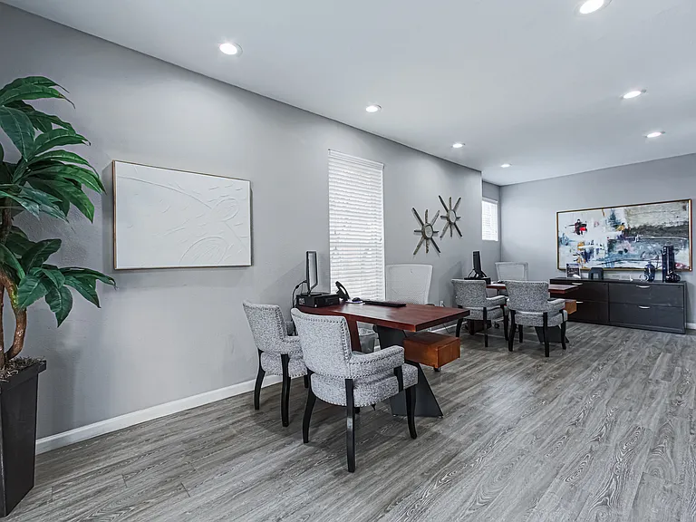 The Village at Bellaire Apartments — Photo 39