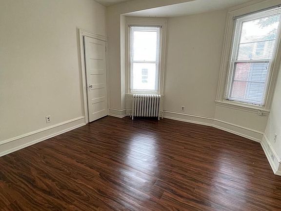 4th image of 246 S Farragut St #1RR