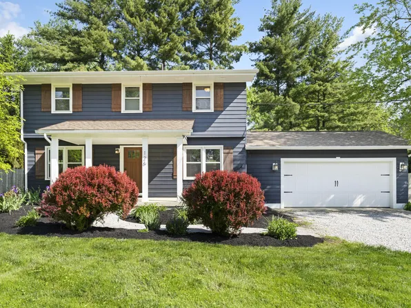126 W Hiawatha Dr, Powell, OH 43065