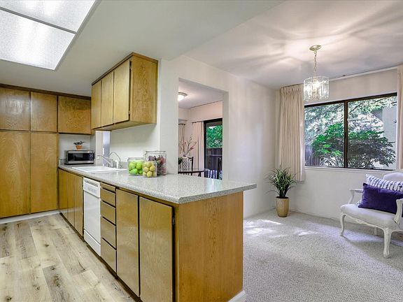 5th image of 20720 4th St APT 11