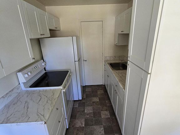 3rd image of 2507 Delano St NE