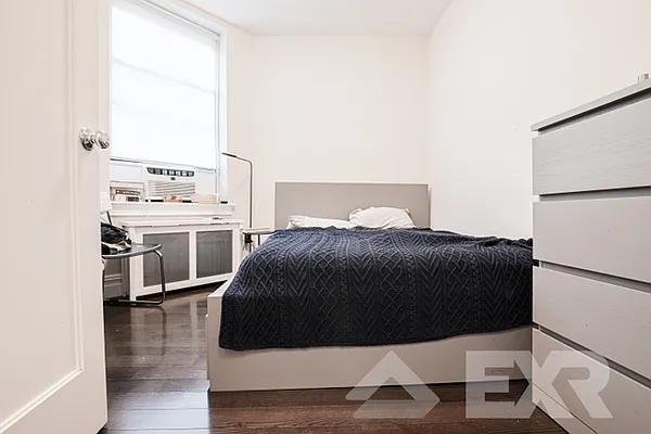 Rented by EXR | media 18