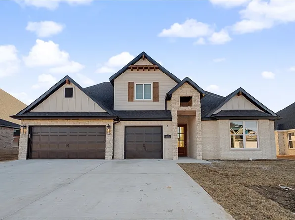 1451 Tiffany St, Centerton, AR 72719