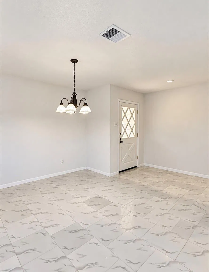 3 bed, 2.0 bath, 1593 sqft, $2,500 — Photo 3