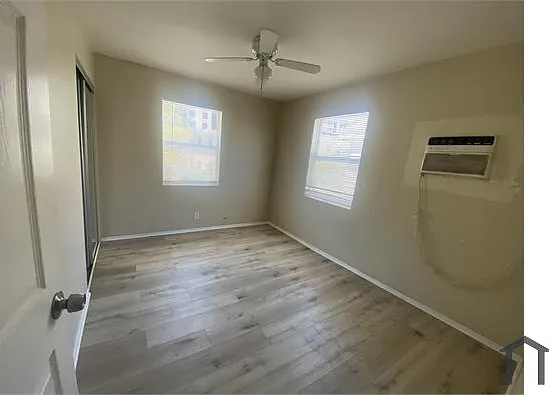 115 NE 5th St #2 — Photo 6