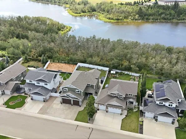 35 E Erica Dr, Lacombe, AB T4L 0A4